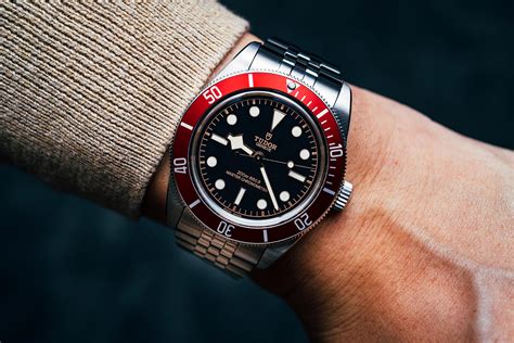 how to wind tudor black bay|how to wind tudor watch.